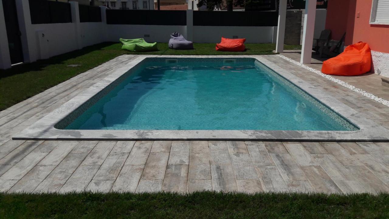 Family Villa Pool & Beach Caparica Bagian luar foto