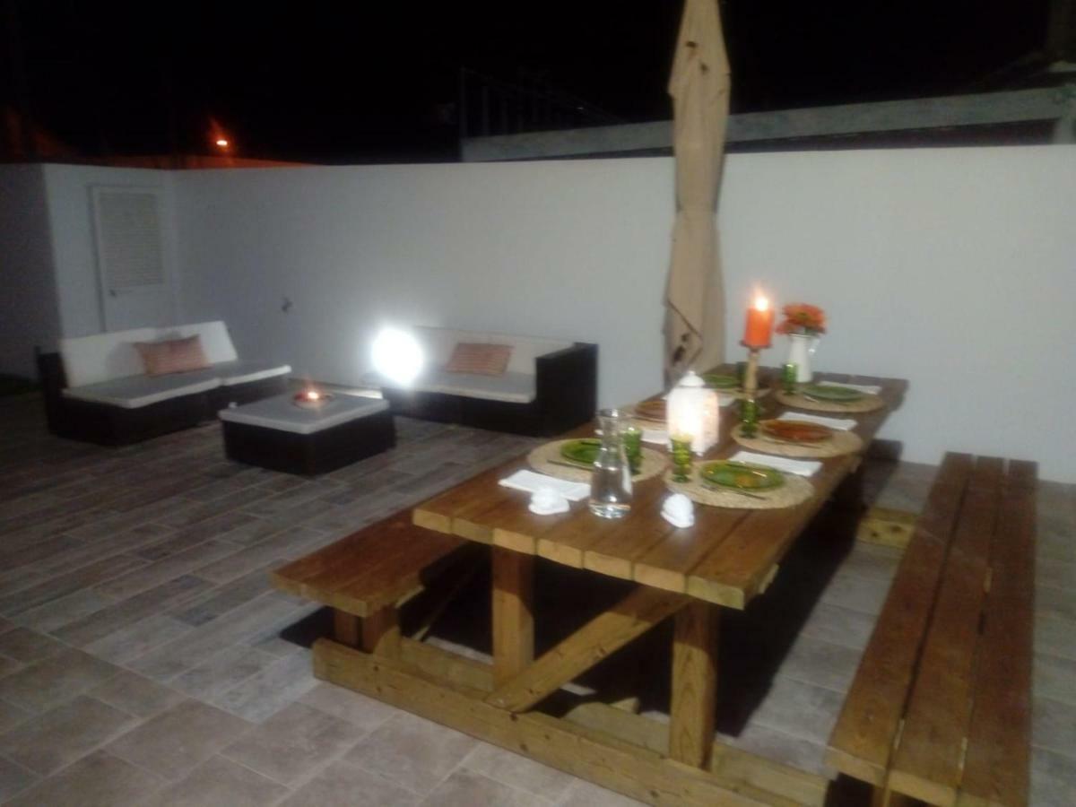 Family Villa Pool & Beach Caparica Bagian luar foto